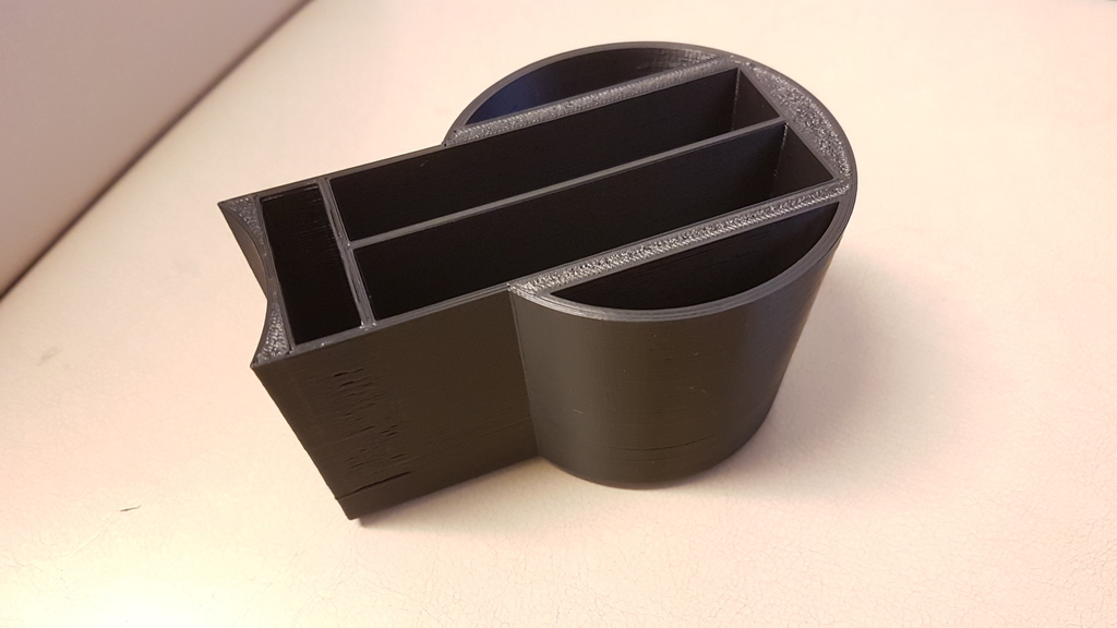 3D-модель подстаканника для телефонов Astra K