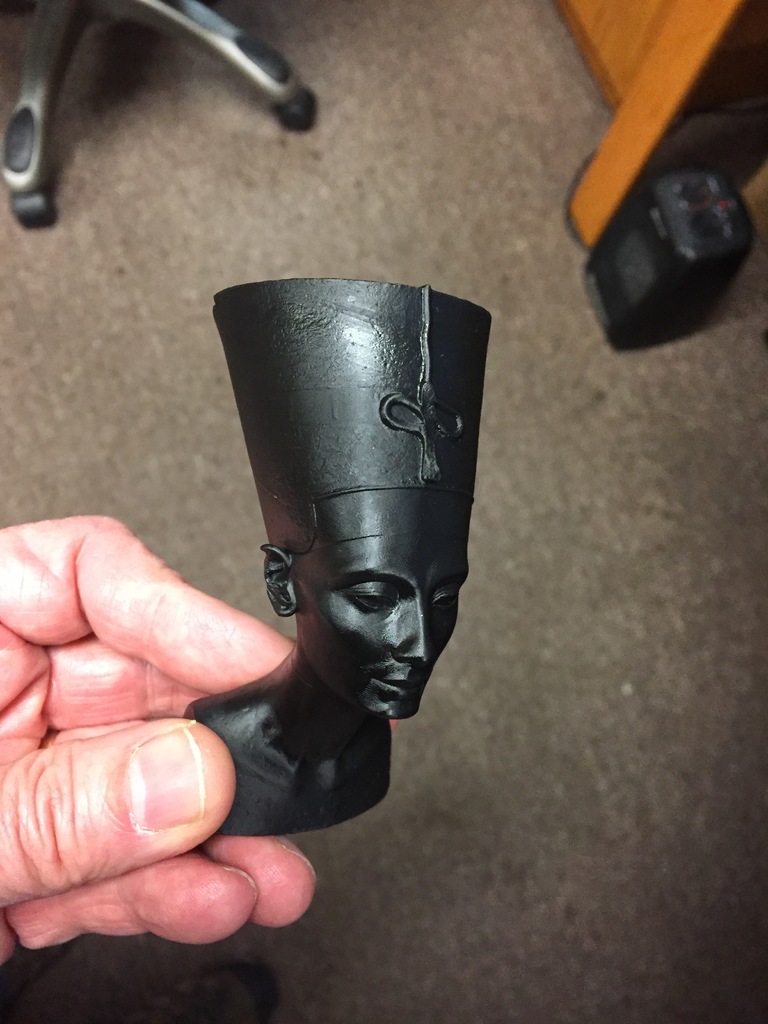 Бюст Нефертити, полый и открытый