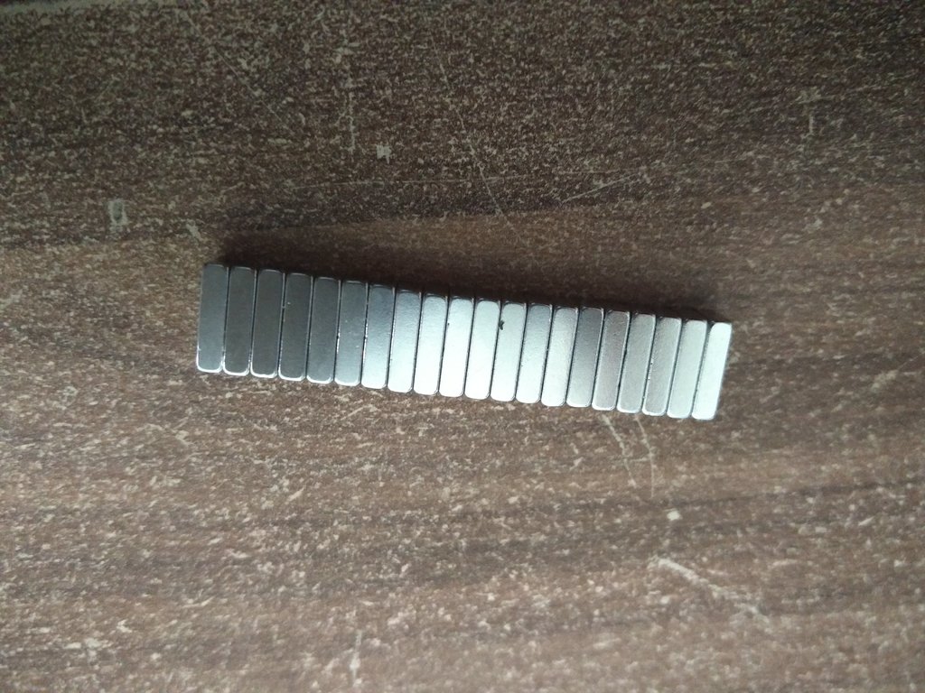 Улучшение для Ikea Lack: верхний дверной открыватель