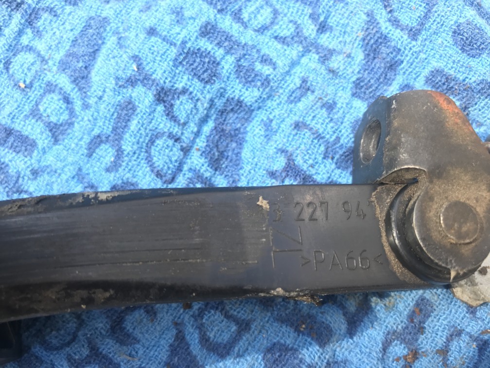 Стоппер двери Opel Vauxhall Zafira B