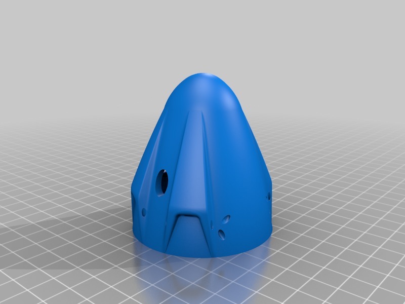 Модель Space X - Dragon 2 с открытыми дверями