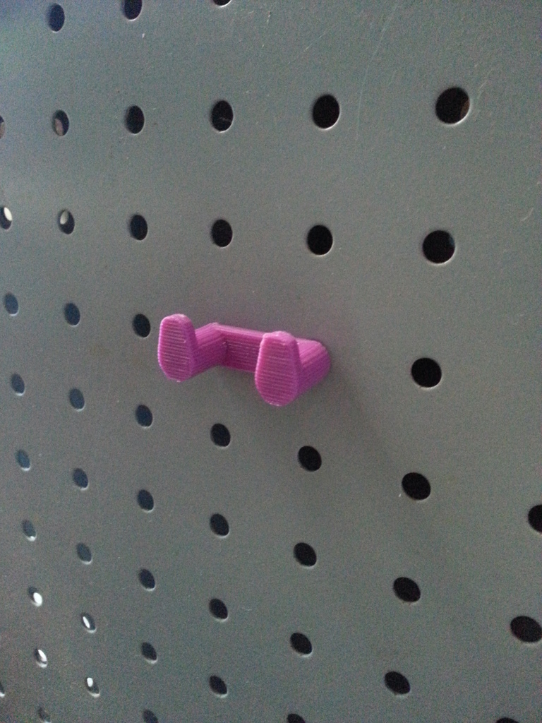 Держатель для открытых ключей на перфорированном стенде