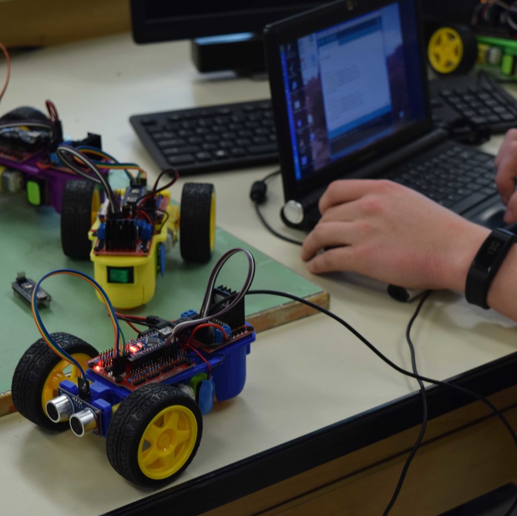 Робот Izzy - Открытый образовательный Arduino проект