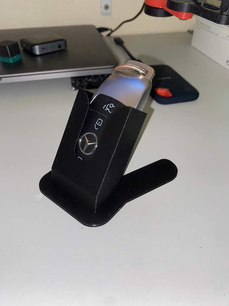 Подставка для ключей современного Mercedes