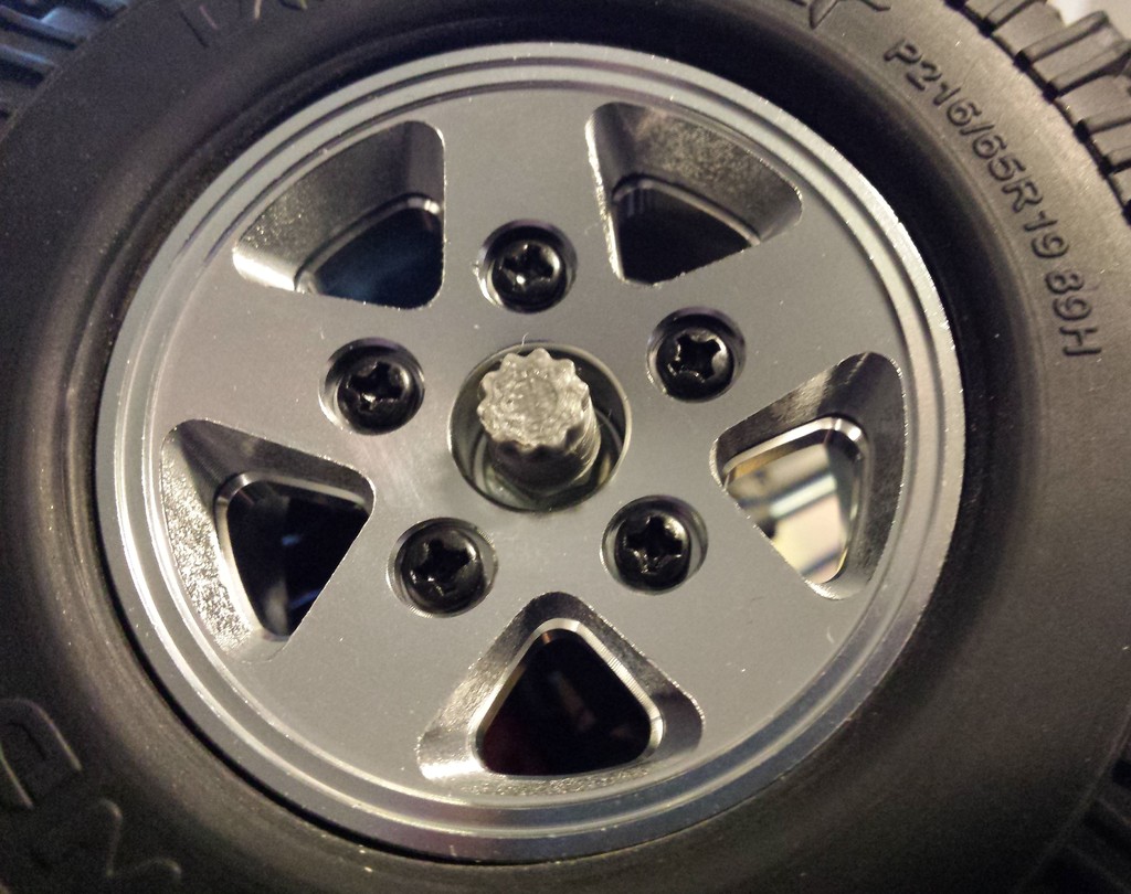 Крышки колес для RC автомобиля на ось M4