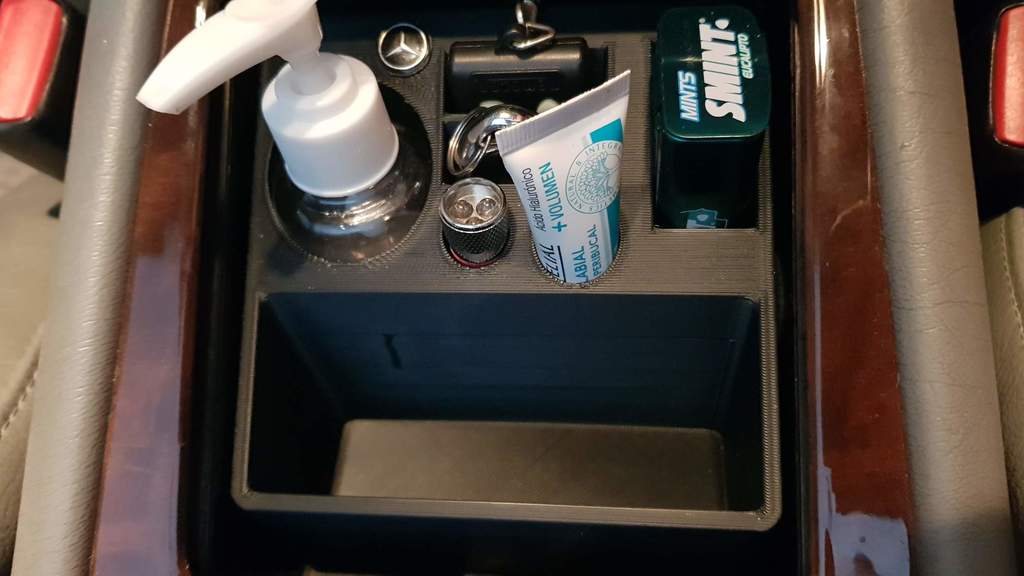 Держатель предметов в подстаканнике 2002 Mercedes ML