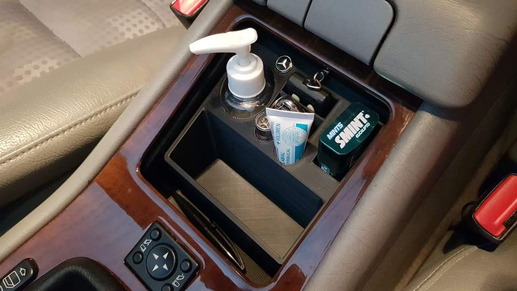 Держатель предметов в подстаканнике 2002 Mercedes ML