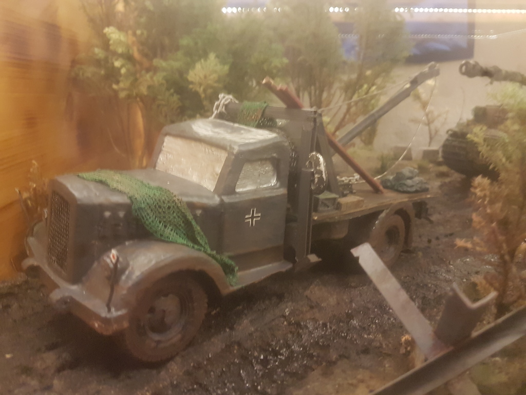 Кран Bilstein 2т для грузовиков и полугусеничных машин 1/16