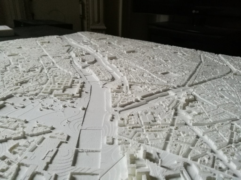 3D модель Парижа в 49 тайлах