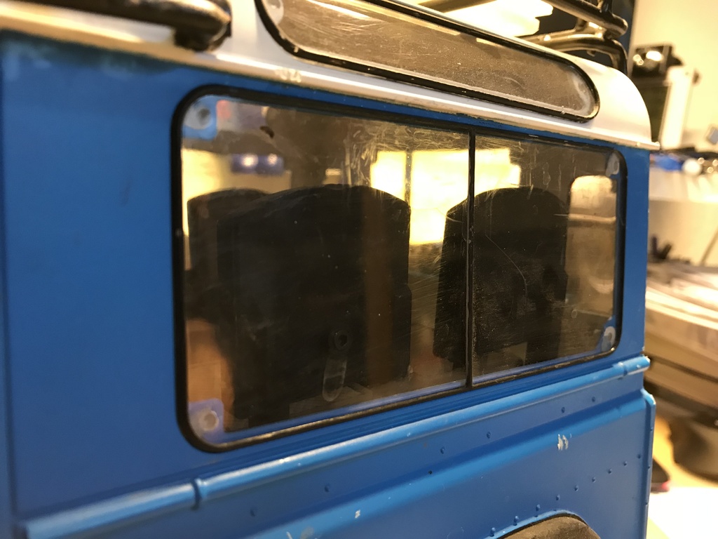 RC4WD Defender D90 Решетка окон