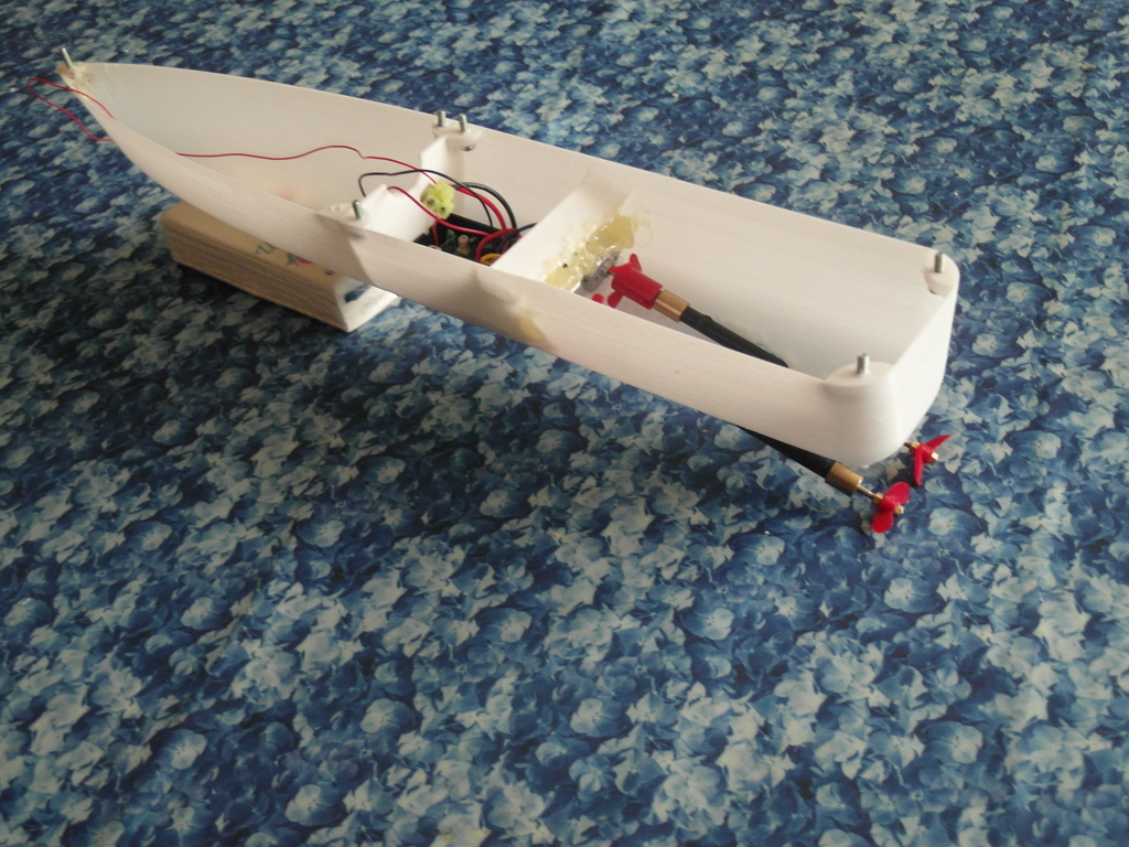 Open RC Boat Mk.2 с солнечными элементами