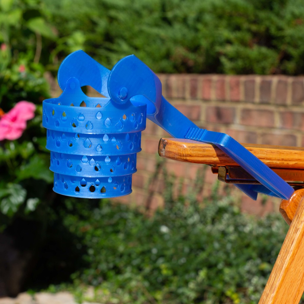 Универсальный подстаканник для кресел с открытыми подлокотниками