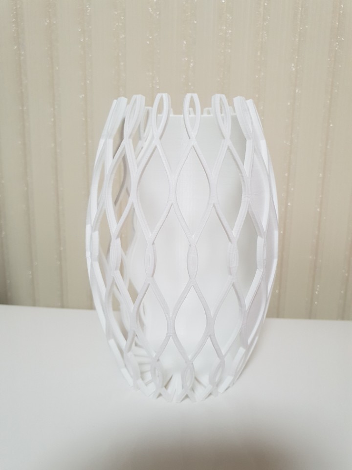 Открытая ваза для сухих цветов