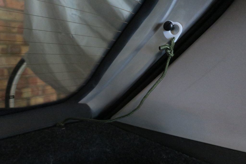 Клипсы для ремня багажника Vauxhall Corsa D