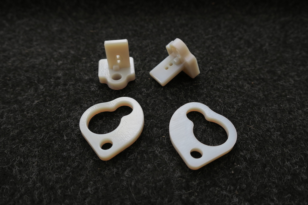 Клипсы для ремня багажника Vauxhall Corsa D