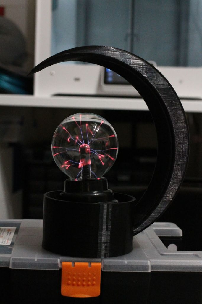 Плазменный шар Полу Луны