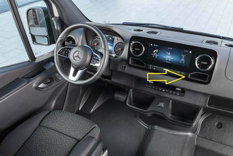 Держатель для правого отсека центральной консоли Мерседес Спринтер