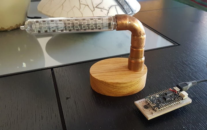 Часы на основе VFD трубки IV18 в стиле стимпанк