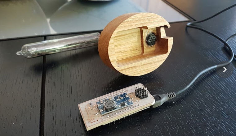 Часы на основе VFD трубки IV18 в стиле стимпанк