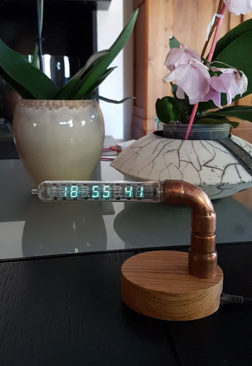 Часы на основе VFD трубки IV18 в стиле стимпанк