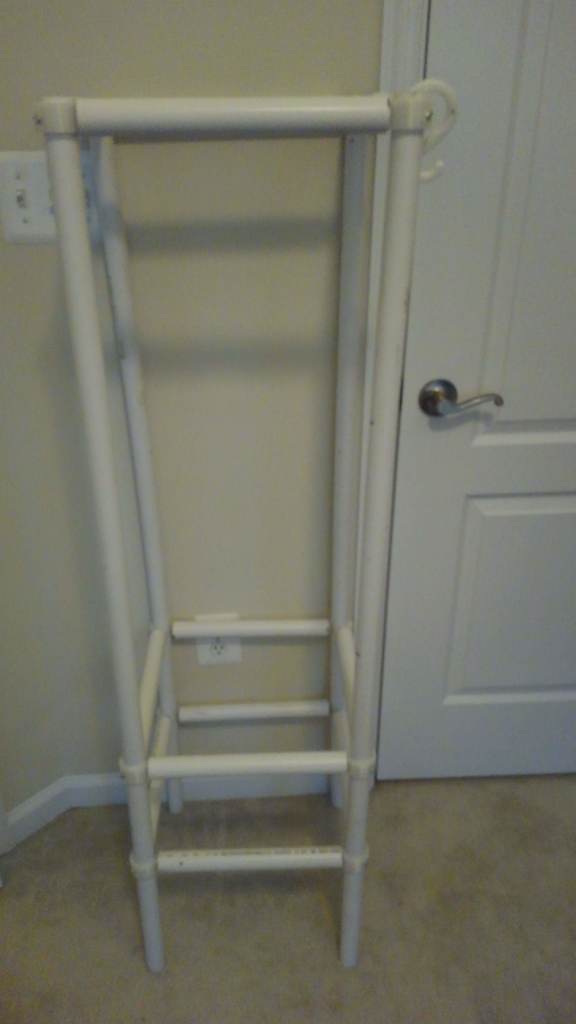 Plexus - соединители для полок из PVC