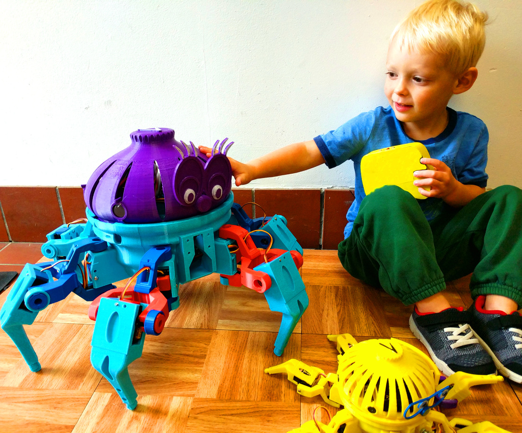 Max The Megapod (Большой ходячий робот)