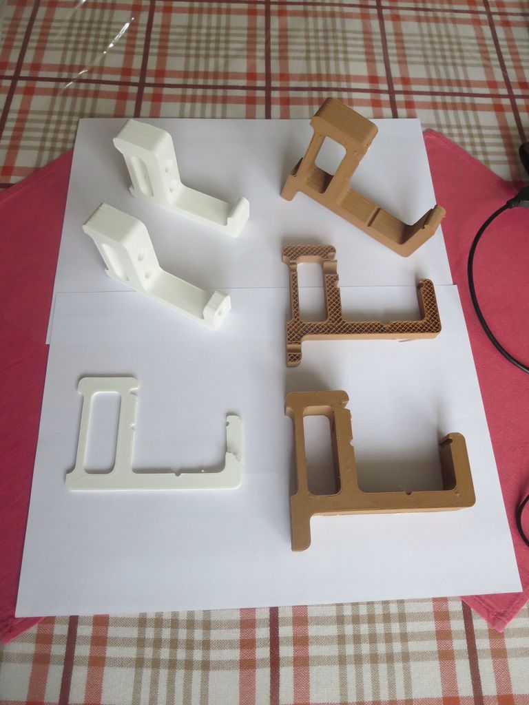 Поддержка открытого кабельного лотка