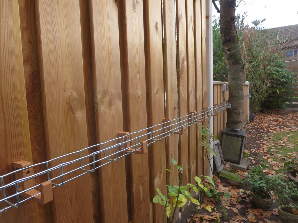 Поддержка открытого кабельного лотка