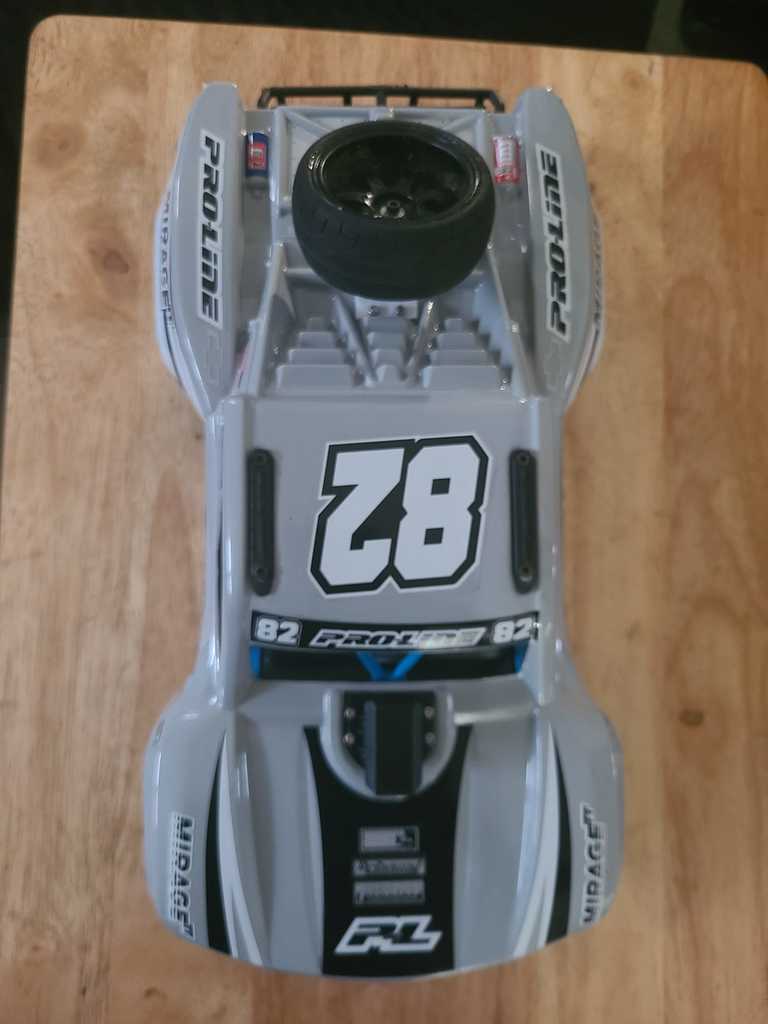 Крепление задней шины Arrma Mojave Grom