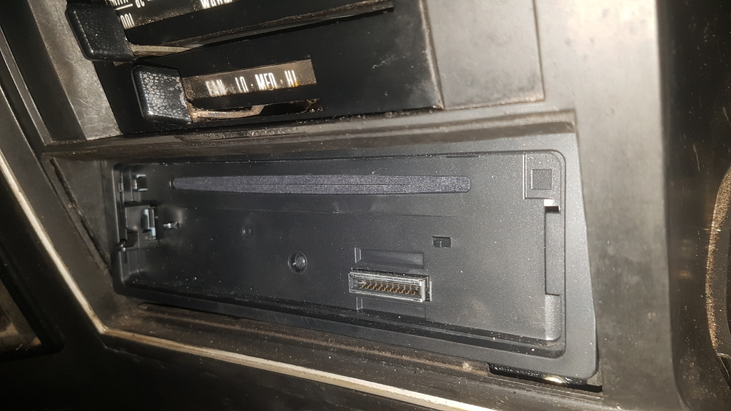 Держатель радио Ford Falcon 1972-1976