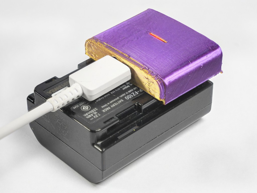 Компактное зарядное устройство для аккумуляторов Sony NP-FZ100