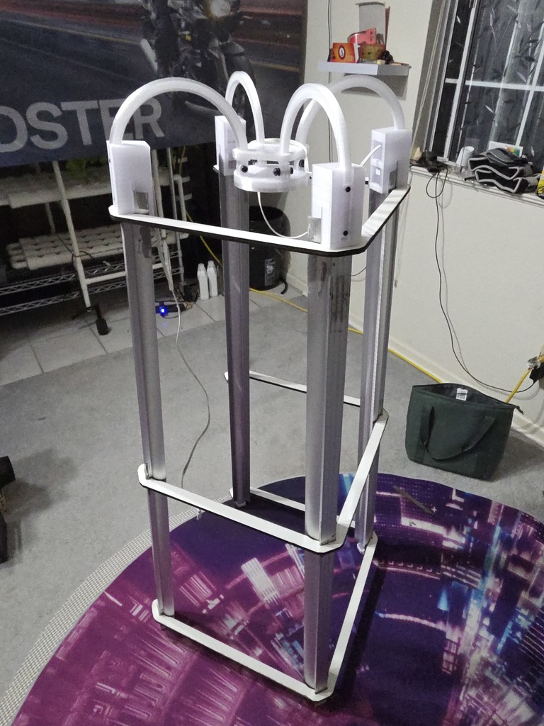 Система крепления для светильников гидропонной башни