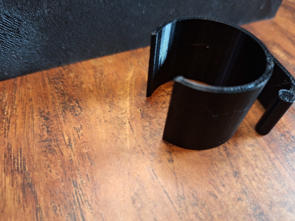 Клипса для стойки динамика