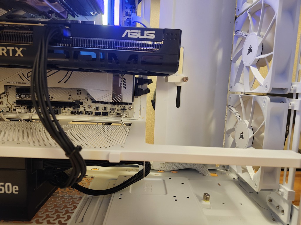 Расширение антисагового кронштейна для GPU Corsair FRAME 4000D