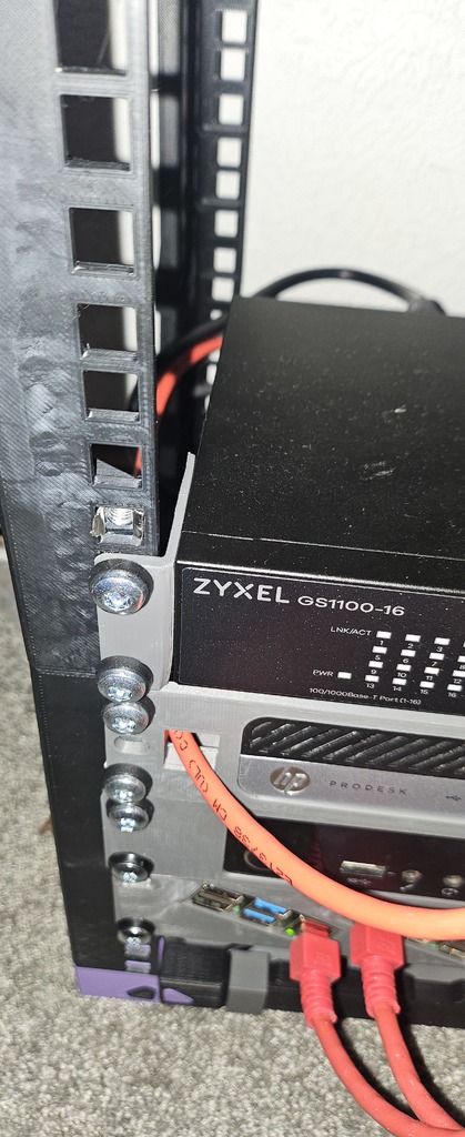 Модель Zyxel GS1100-16v3 для 10-дюймовых стоек