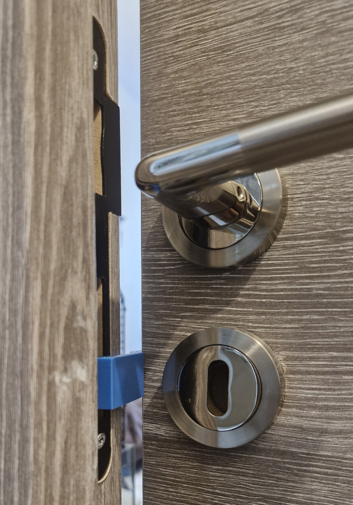 Блокиратор двери