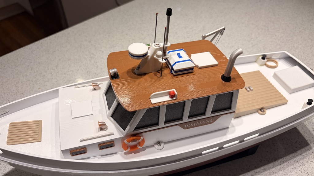 Модель корпуса с килем и радиоуправлением