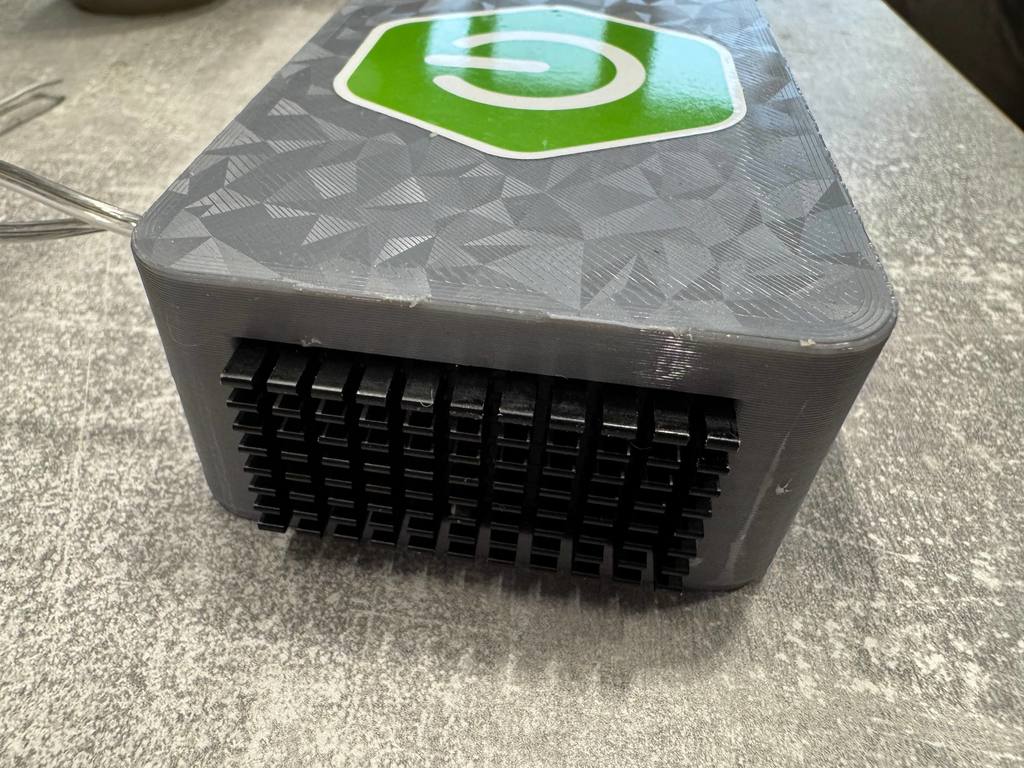 36W ИБП для маршрутизатора и других маломощных устройств