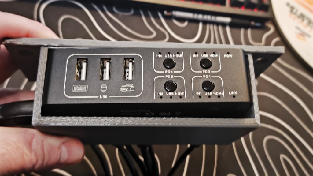 Поддержка KVM под столом