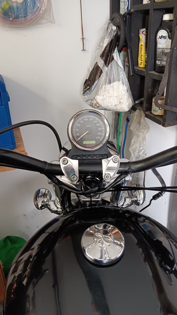 Кронштейн поддержки спидометра Harley-Davidson Sportster (2004-2006)