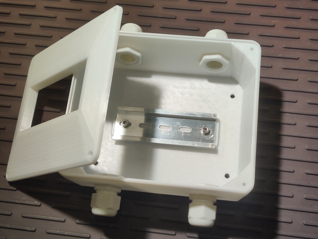 Компактный 6U DIN корпус