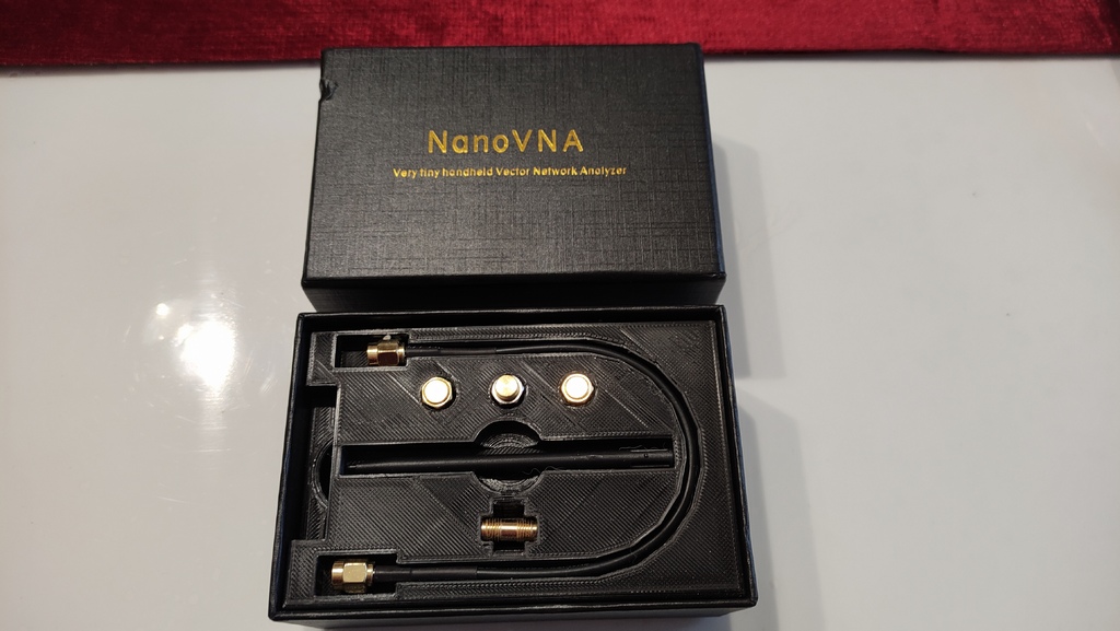 Вставка для оригинальной коробки NanoVNA-H 2.8"