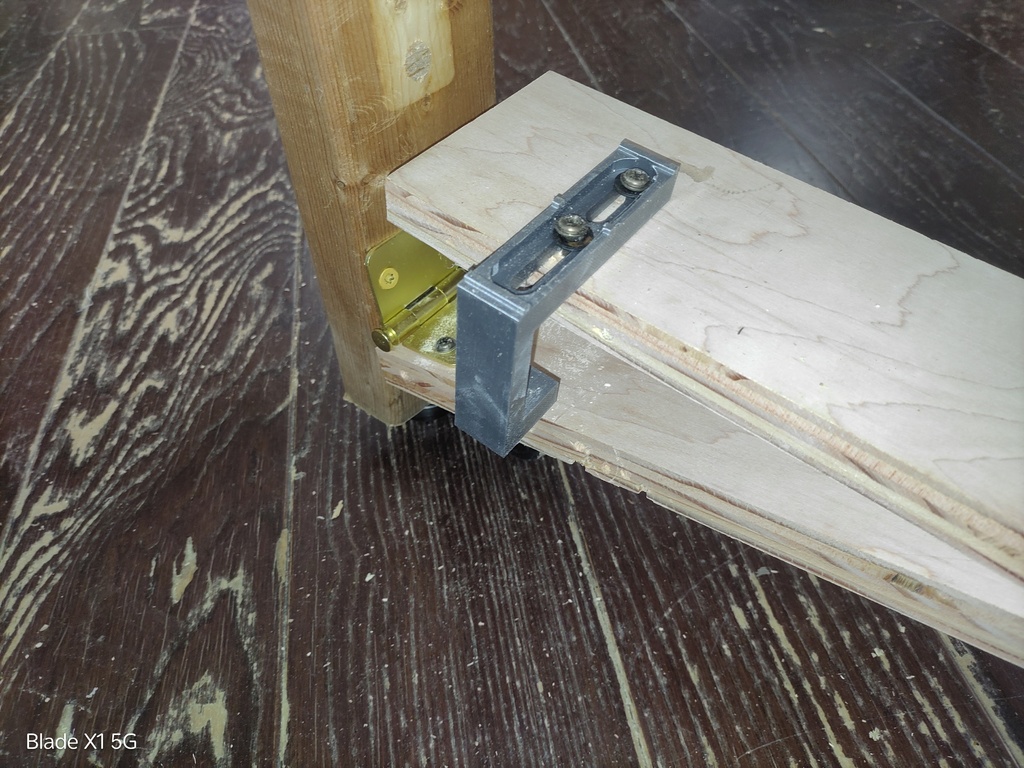 Удобный выдвижной замок для колесиков