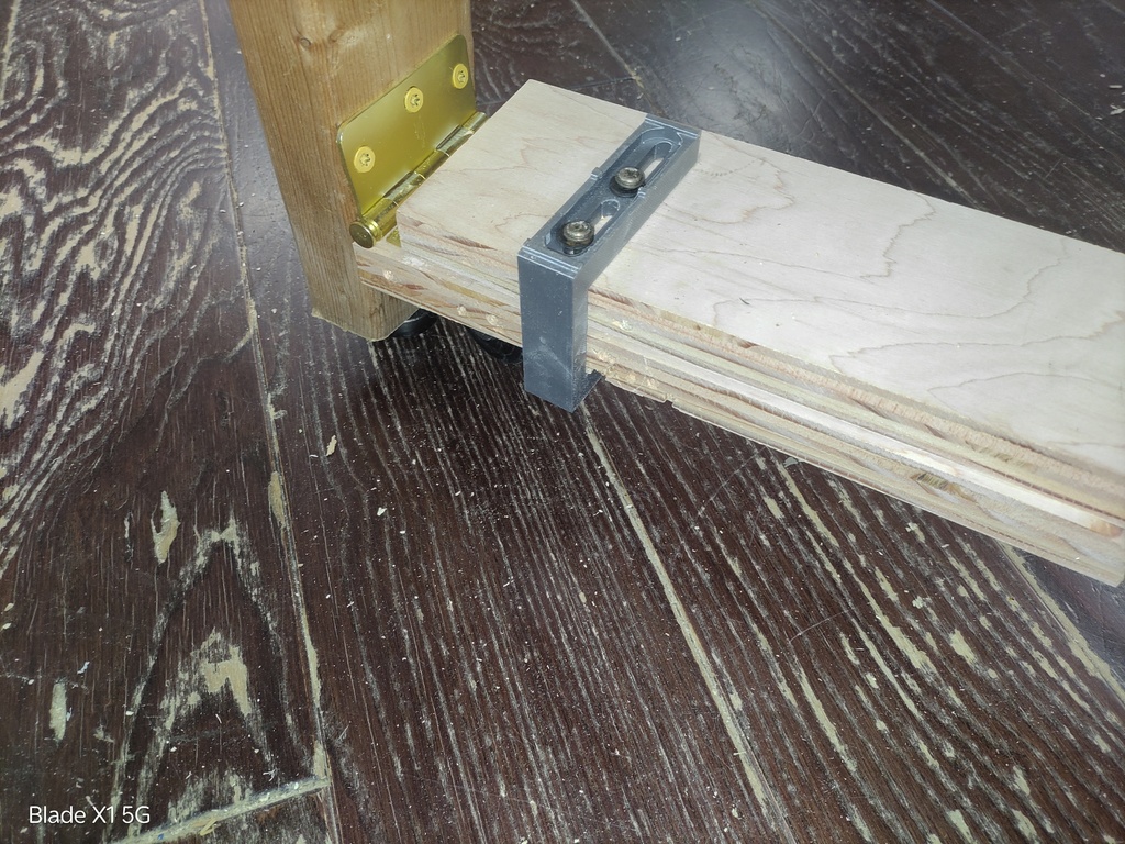 Удобный выдвижной замок для колесиков