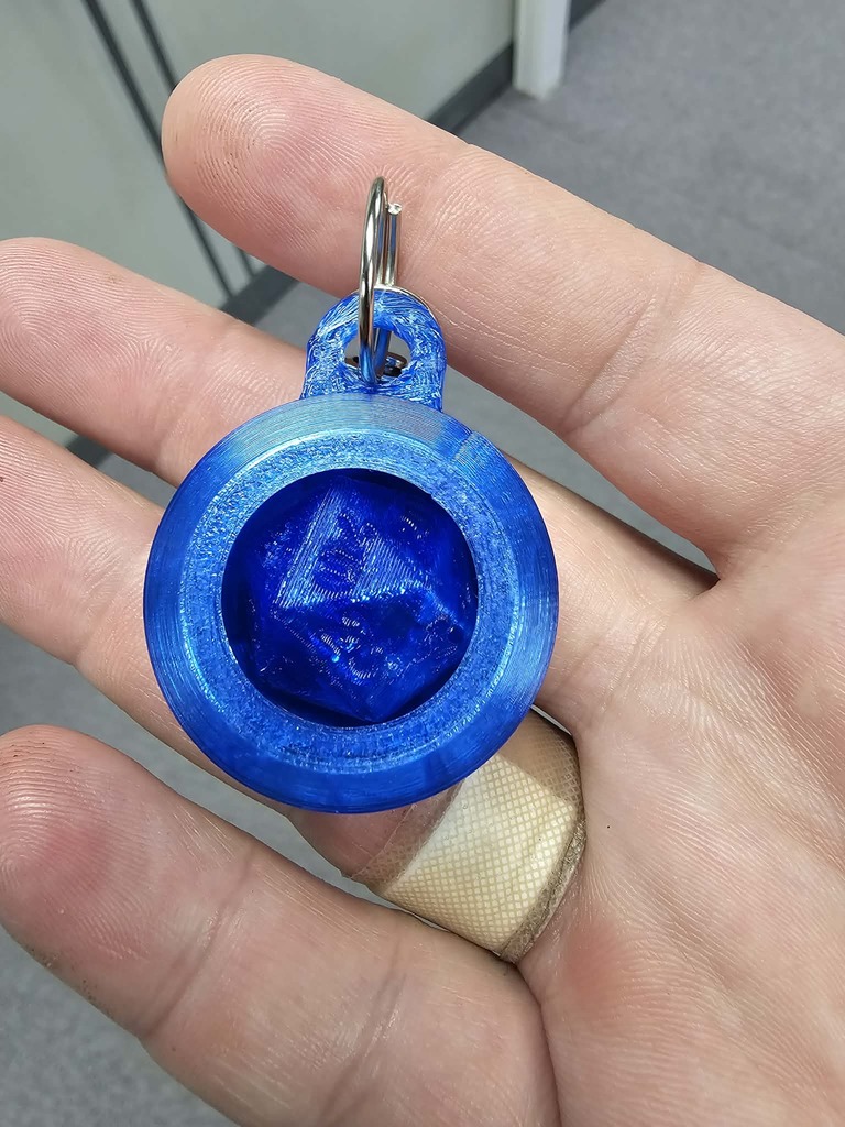 Ключница-брелок с игральной костью D20