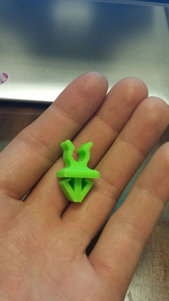 Крюк капота