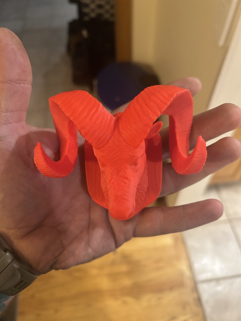 Эмблема решетки скутера Dodge Ram второго поколения