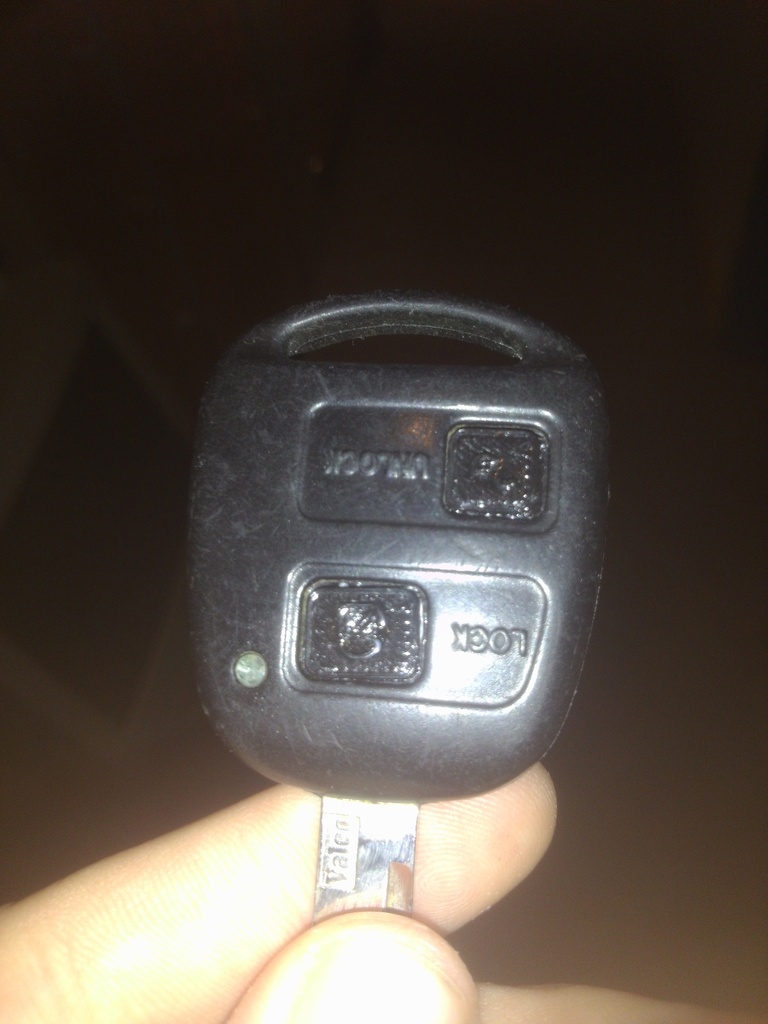 Кнопки для ключа Toyota Avensis