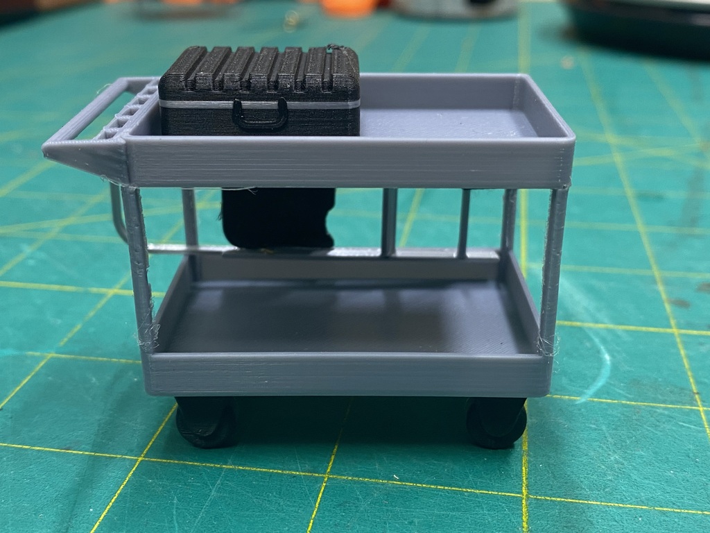 Универсальная тележка 1/18 с ящиком для инструментов и табуретом
