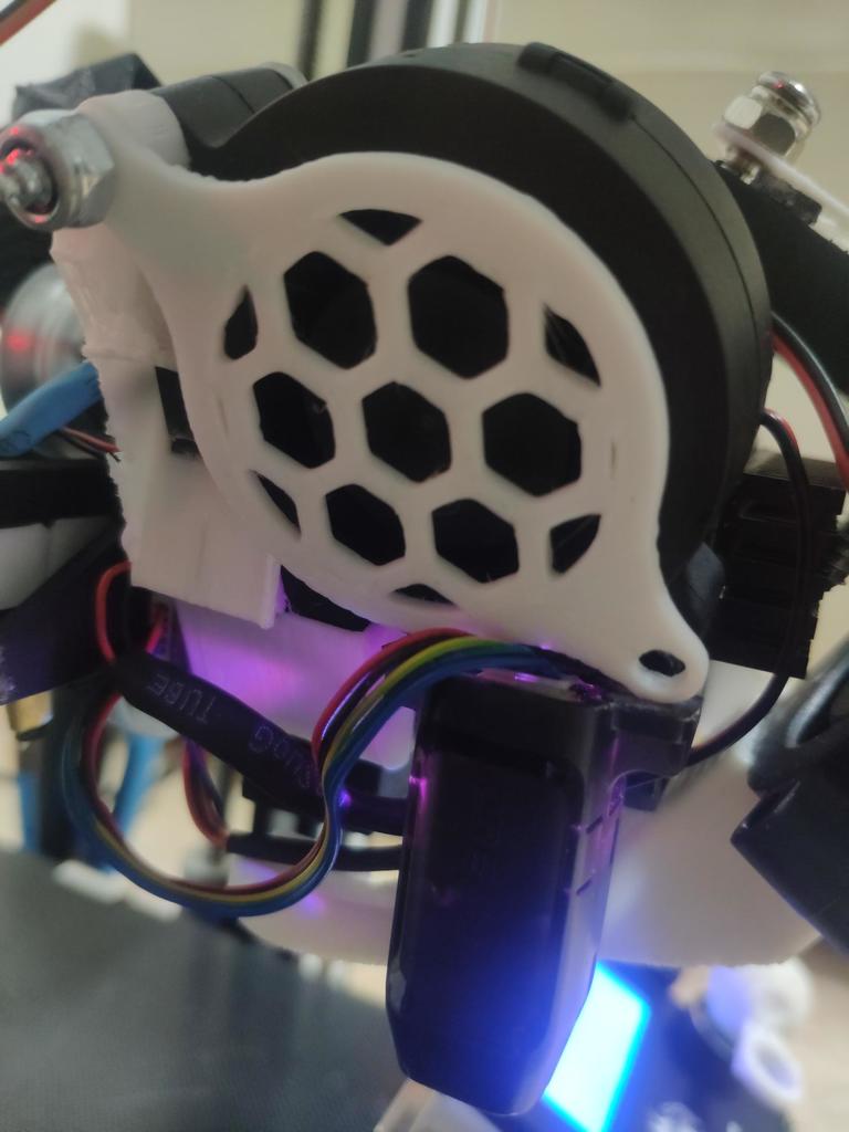 Крышка вентилятора 5015 в форме сот